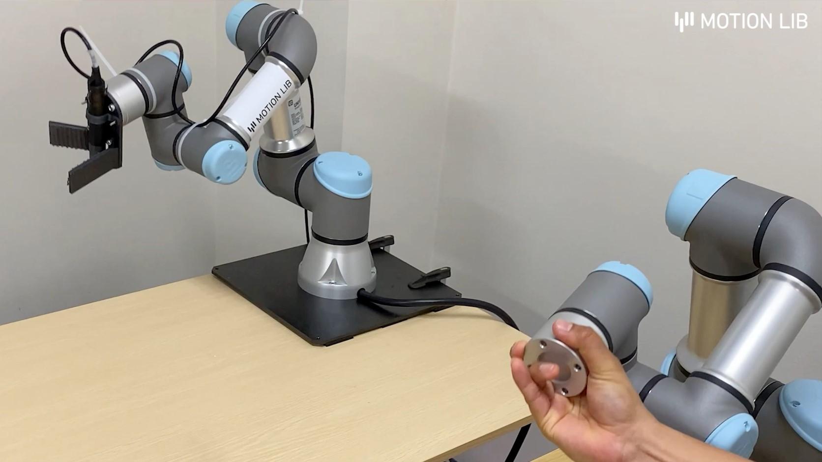 協働ロボット用感触伝送遠隔操作ユニットURH